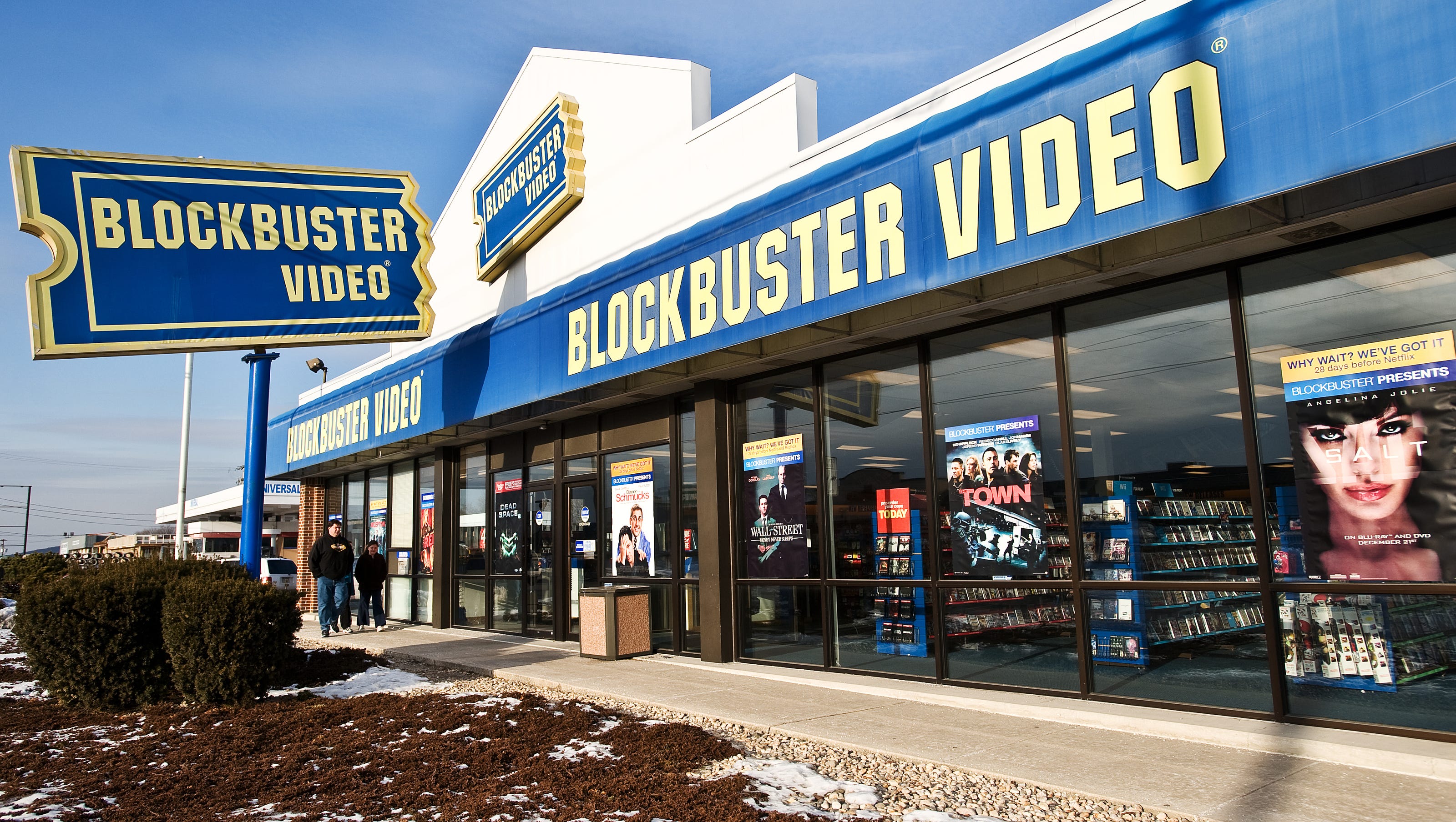 What's going into Hanover's old Blockbuster Video building?