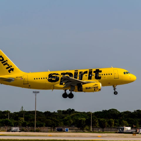 A Spirit A-319 coming in for a landing.