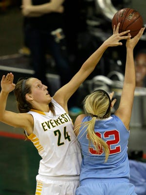 D.C. Everest’s Taylor Hodell, left, blocks a shot attempt by Arrowhead’s Kayla Lorenz during their WIAA Division 1 state semifinal game last month. Hodell was selected to The Associated Press all-state girls basketball squad Thursday.