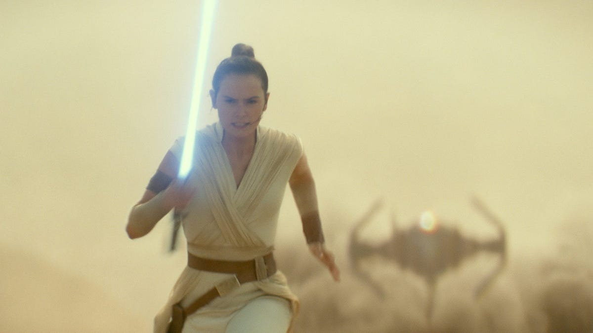 Daisy Ridley contraataca en defensa de Gina Carano por Ted Cruz Daisy Ridley contraataca en defensa de Gina Carano por Ted Cruz
