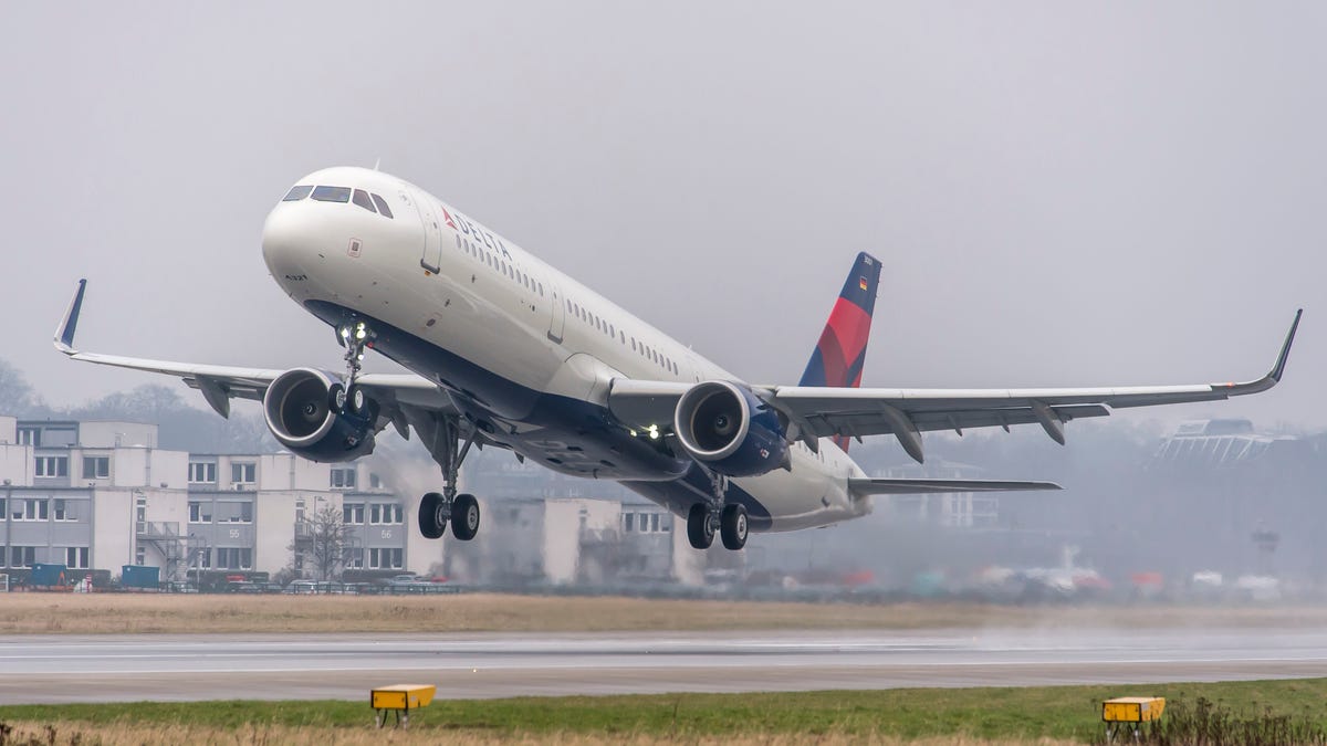 A Delta plane taking off.