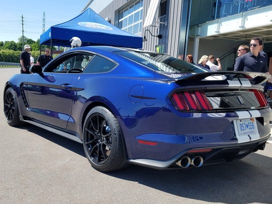 How to tell the 2019 Ford Mustang Shelby GT350 apart