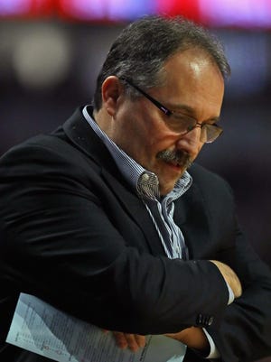Pistons coach Stan Van Gundy reacts after his team missed a shot during the Pistons' 113-82 loss Monday in Chicago.