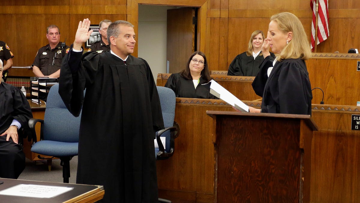 Kent Hoffmann sworn in as Sheboygan County Circuit Court judge