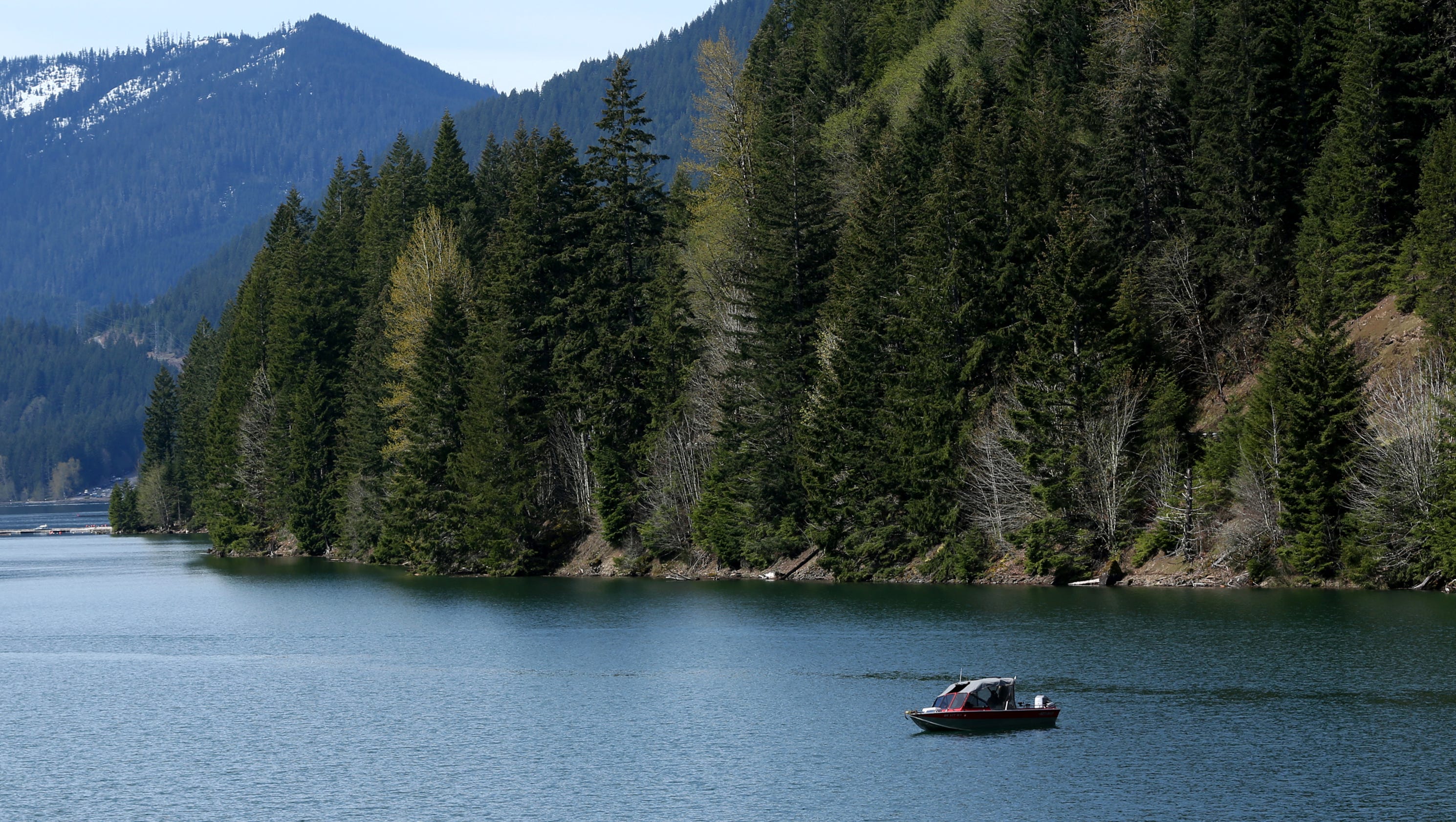 Fishing still open at Detroit Lake despite toxic algae alert