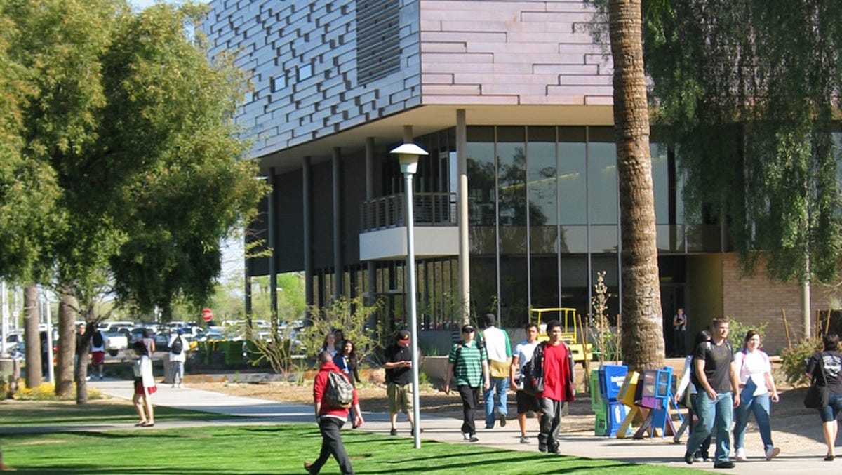 Arizona community colleges can now offer bachelor degrees. How smart