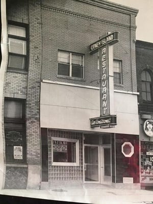 A 1950’s image of the exterior of Jumes Restaurant on Eighth Street in Sheboygan. Tile and neon typify the architectural style of the time. (Sheboygan Press photo)