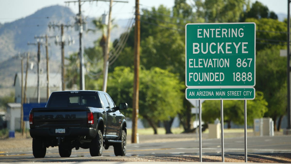 https://www.gannett-cdn.com/-mm-/eec5398ce5ebcff71f4cf7f74b5ade59cd88cab6/c=0-187-2995-1879/local/-/media/2017/08/28/Phoenix/Phoenix/636395311259602233-Buckeye-1.JPG?auto=webp&format=pjpg&width=1200