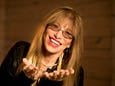 Carly Simon spills on who's so vain