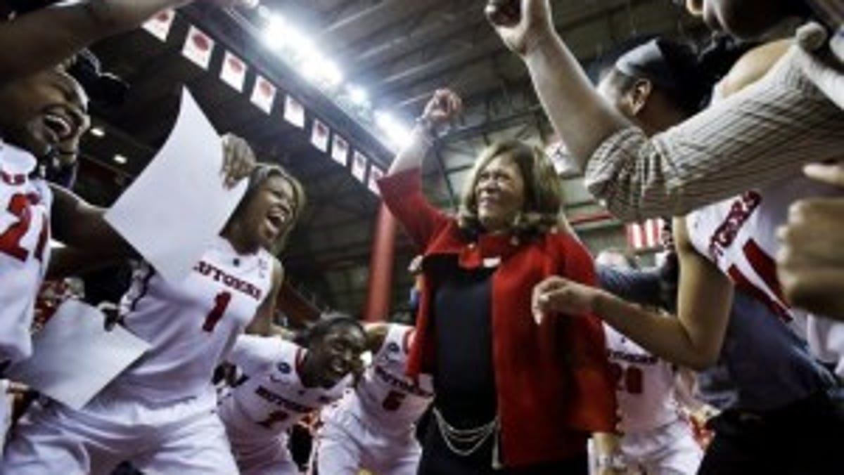 C Vivian Stringer S 4 Year Contract With Rutgers Will Pay Between
