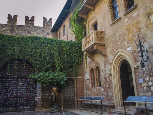 This Italian Village Is Offering 2 175 In Cash And 50