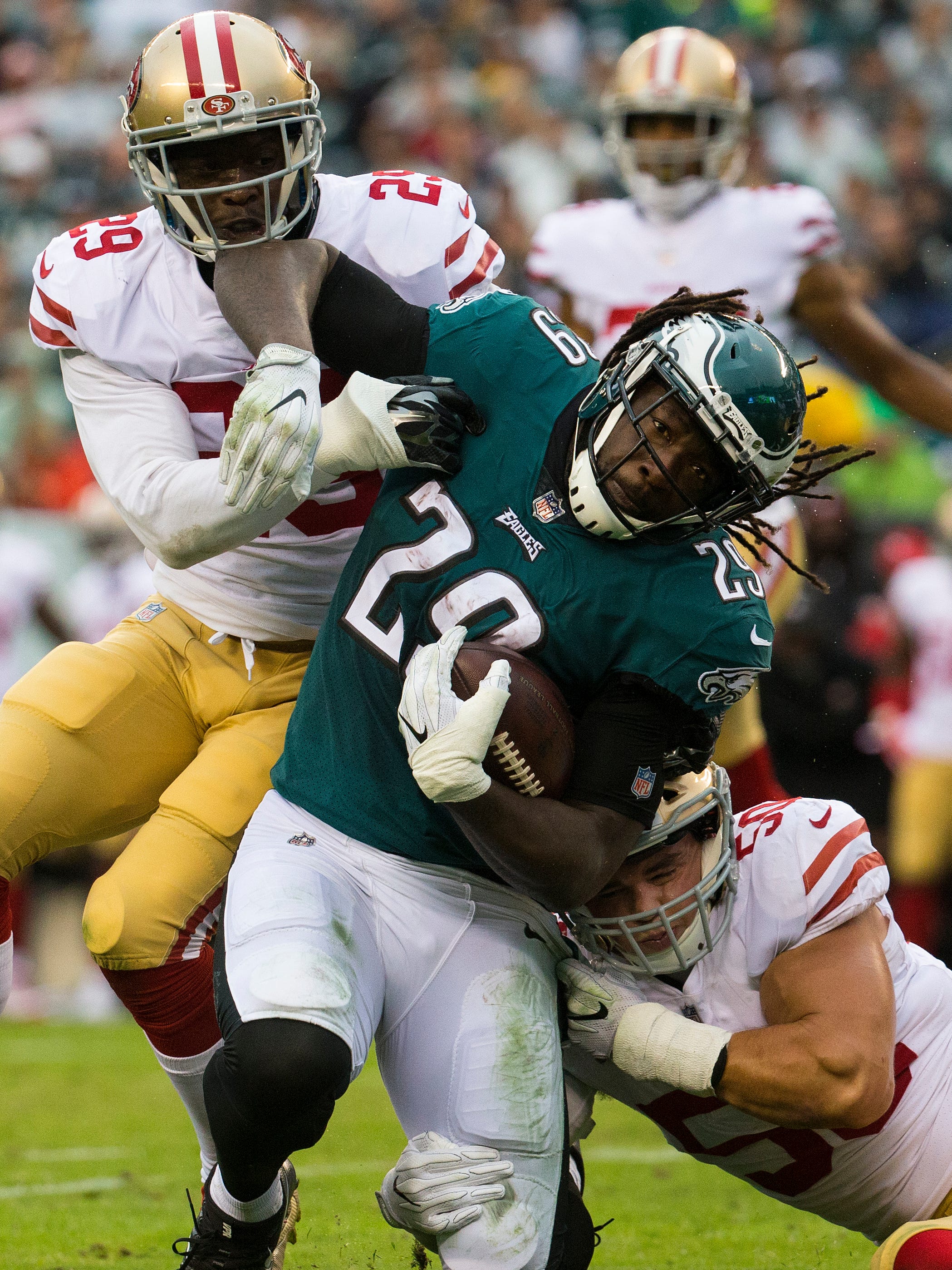 Blount Goes From Last Chance U To Maybe Last Chance With Eagles