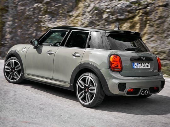 Tired Of Being Monochromatic Two Tone Cars Staging A Comeback