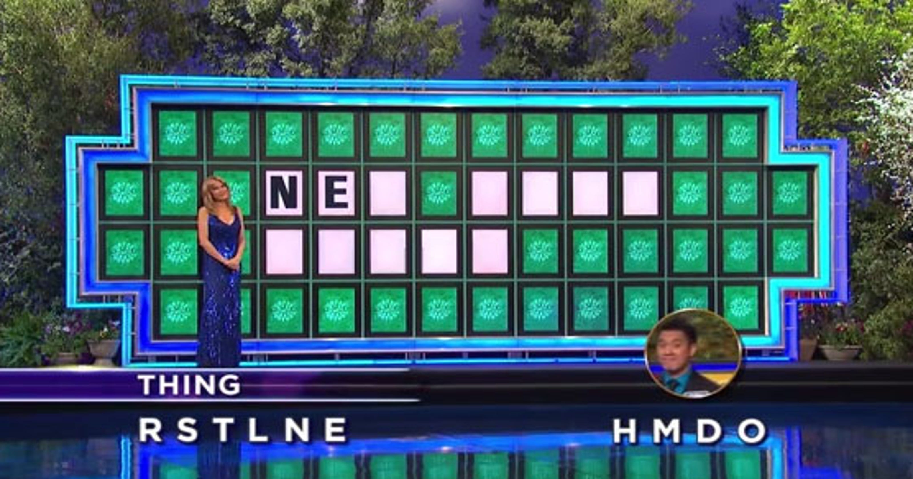 Pat Sajak stunned by 'Wheel of Fortune' win3200 x 1680