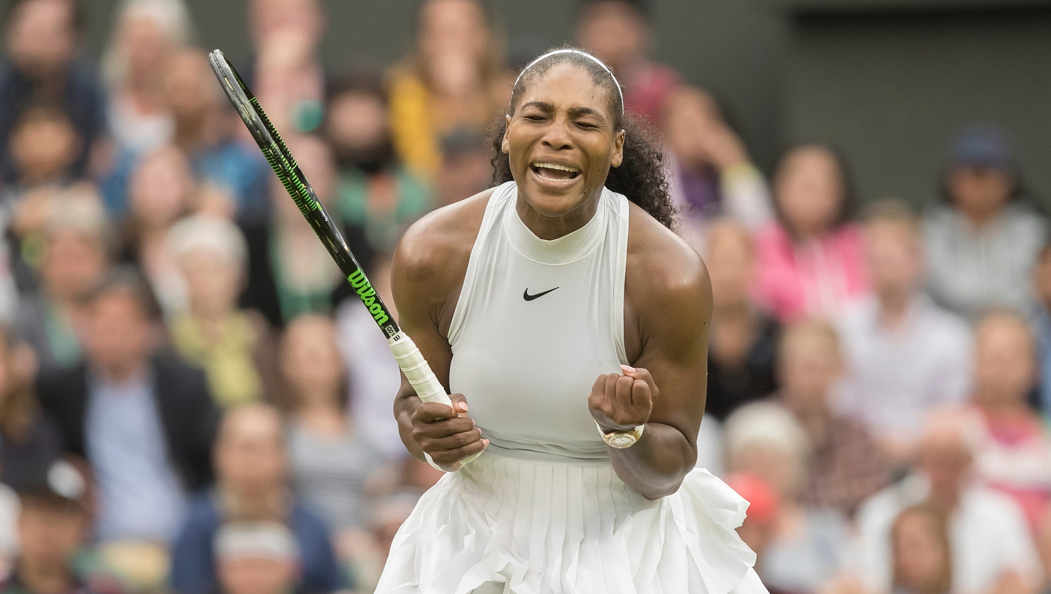 Venus Serena Williams Survive Early Wimbledon Scares