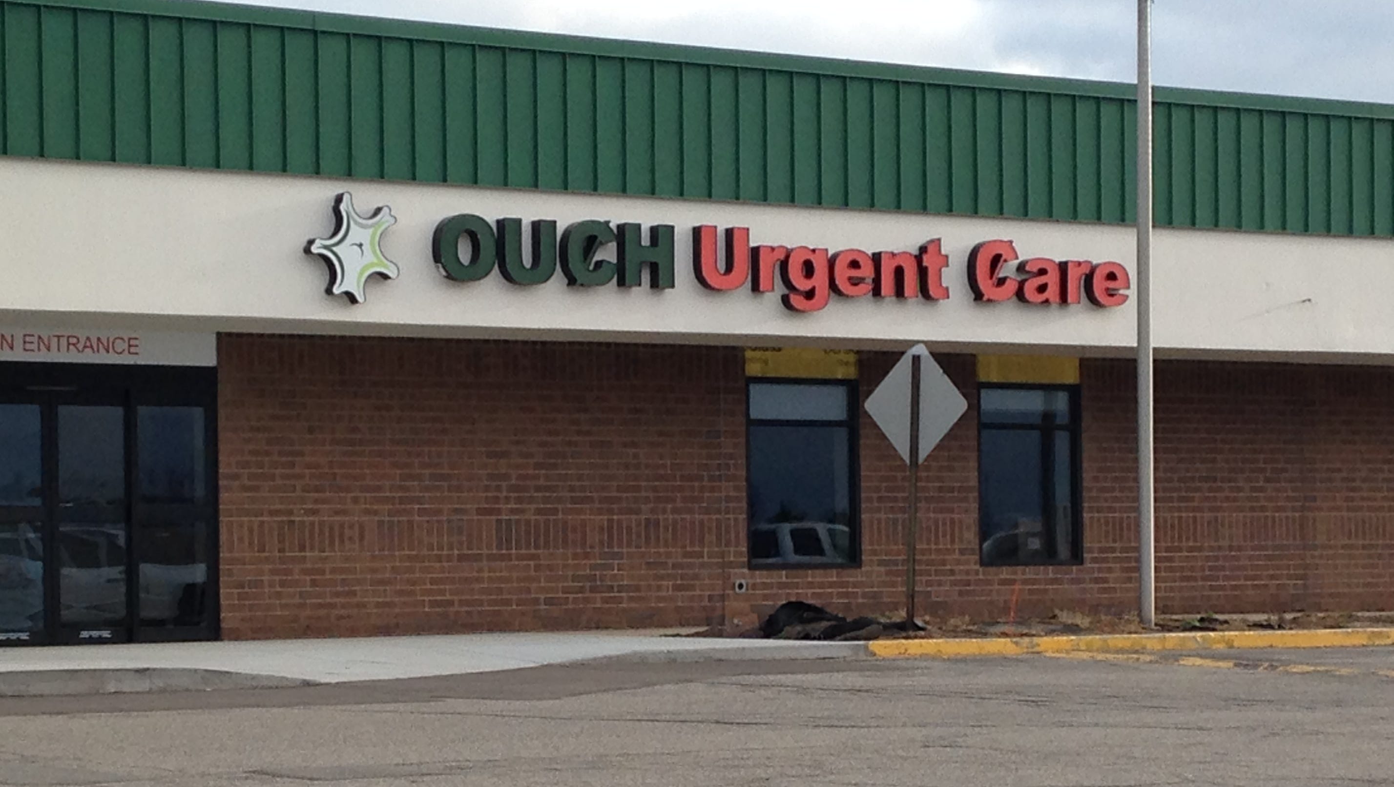 urgent care clinton township