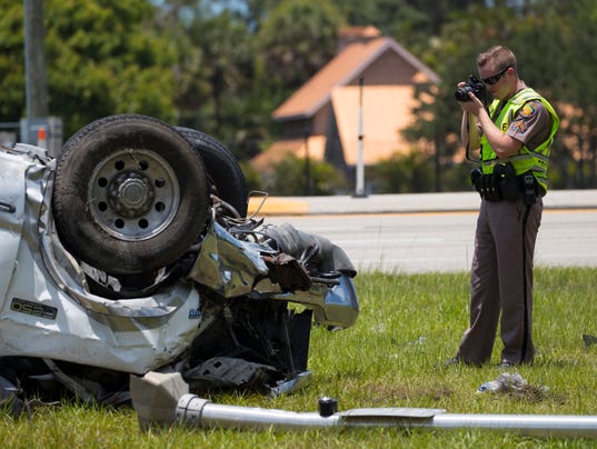 Two dead in fatal crashes along Lee County roads on Monday