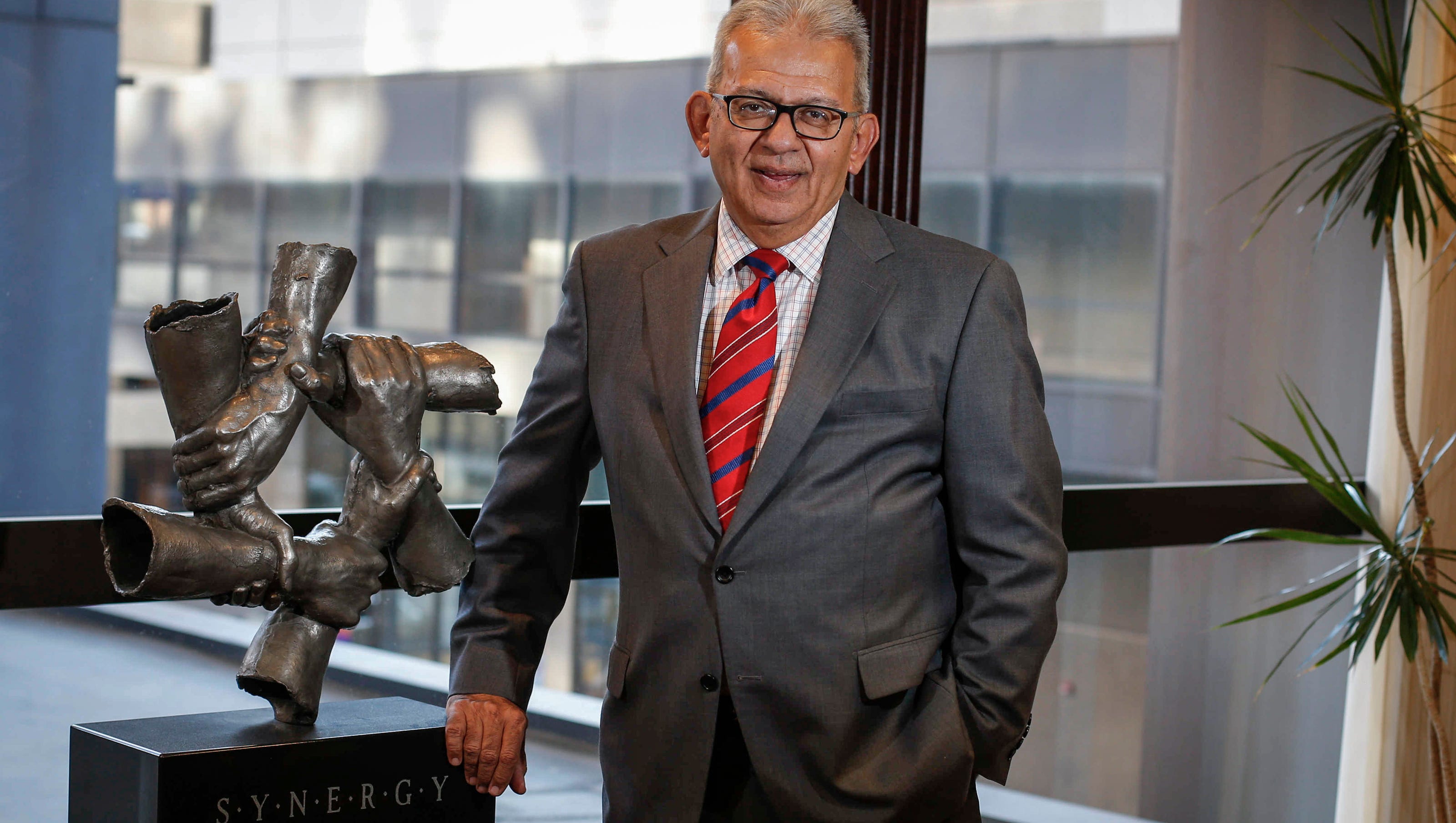 suku radia bloomberg