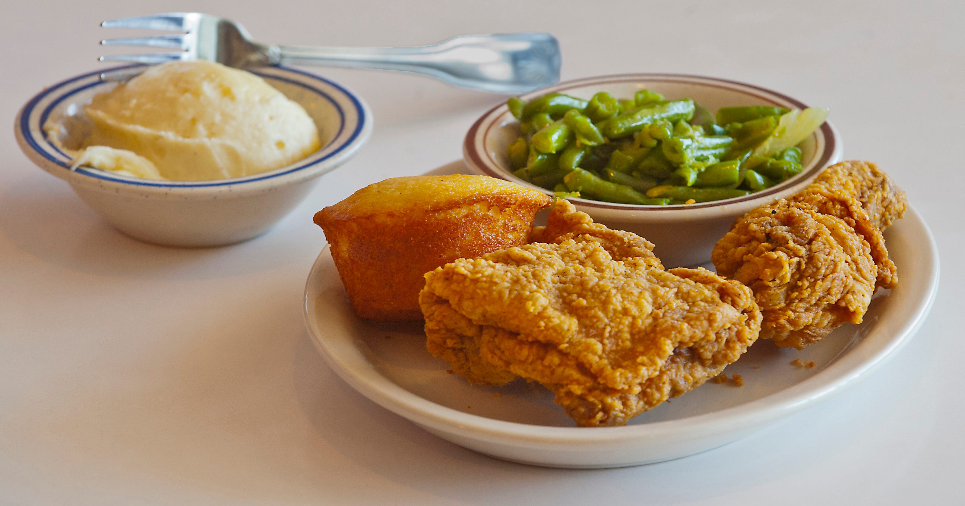 Louisville restaurant review: Franco's soul food on Dixie ...