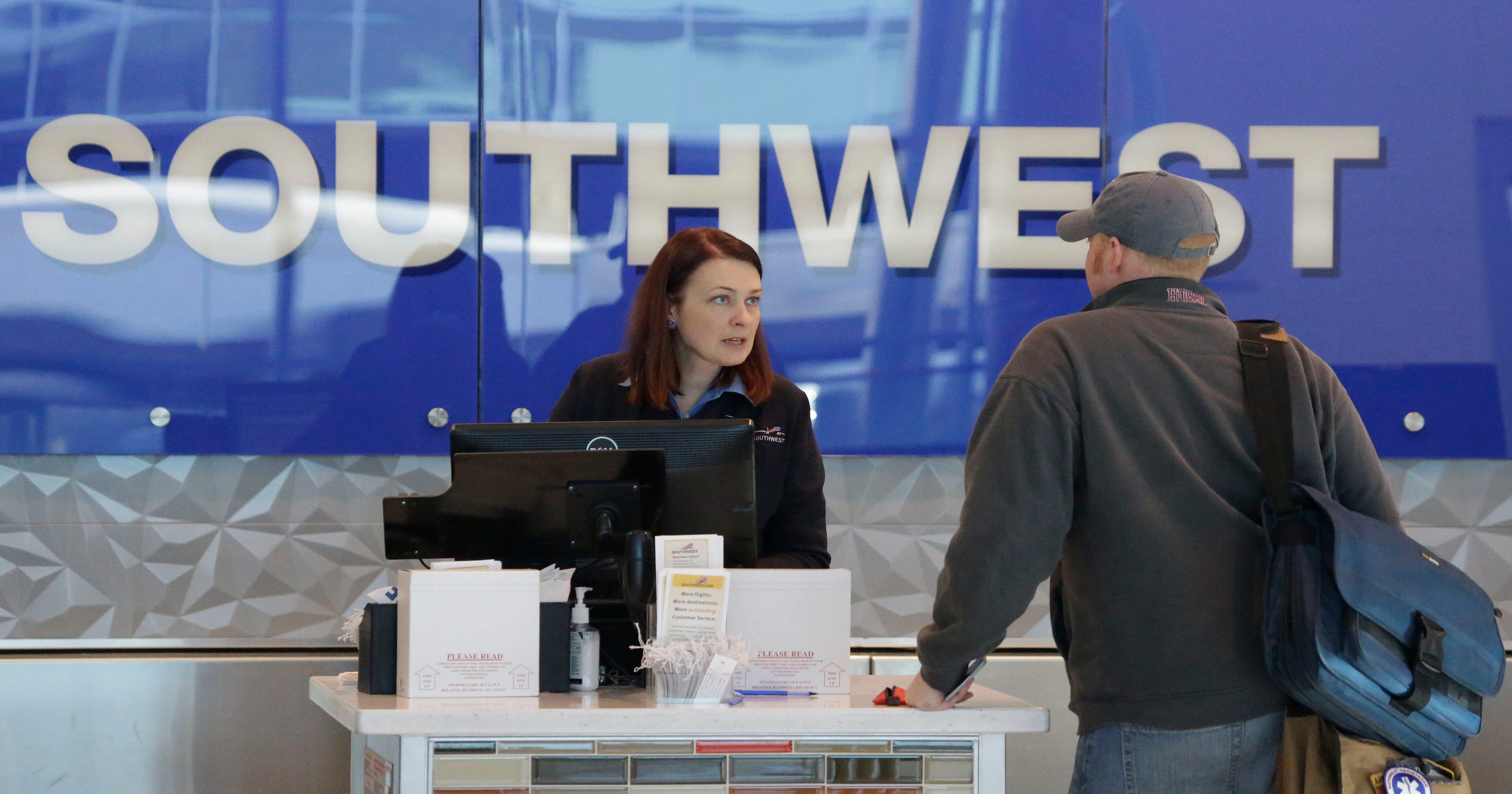 Thousands apply for flight attendant jobs at Southwest