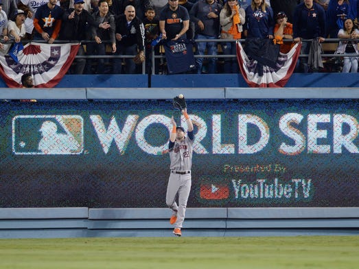 Game 6 at Dodger Stadium: Josh Reddick makes a catch