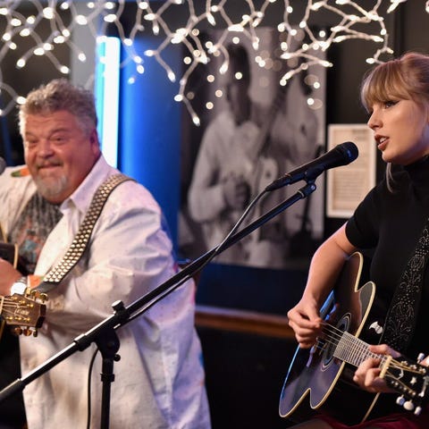 Craig Wiseman and surprise guest Taylor Swift...