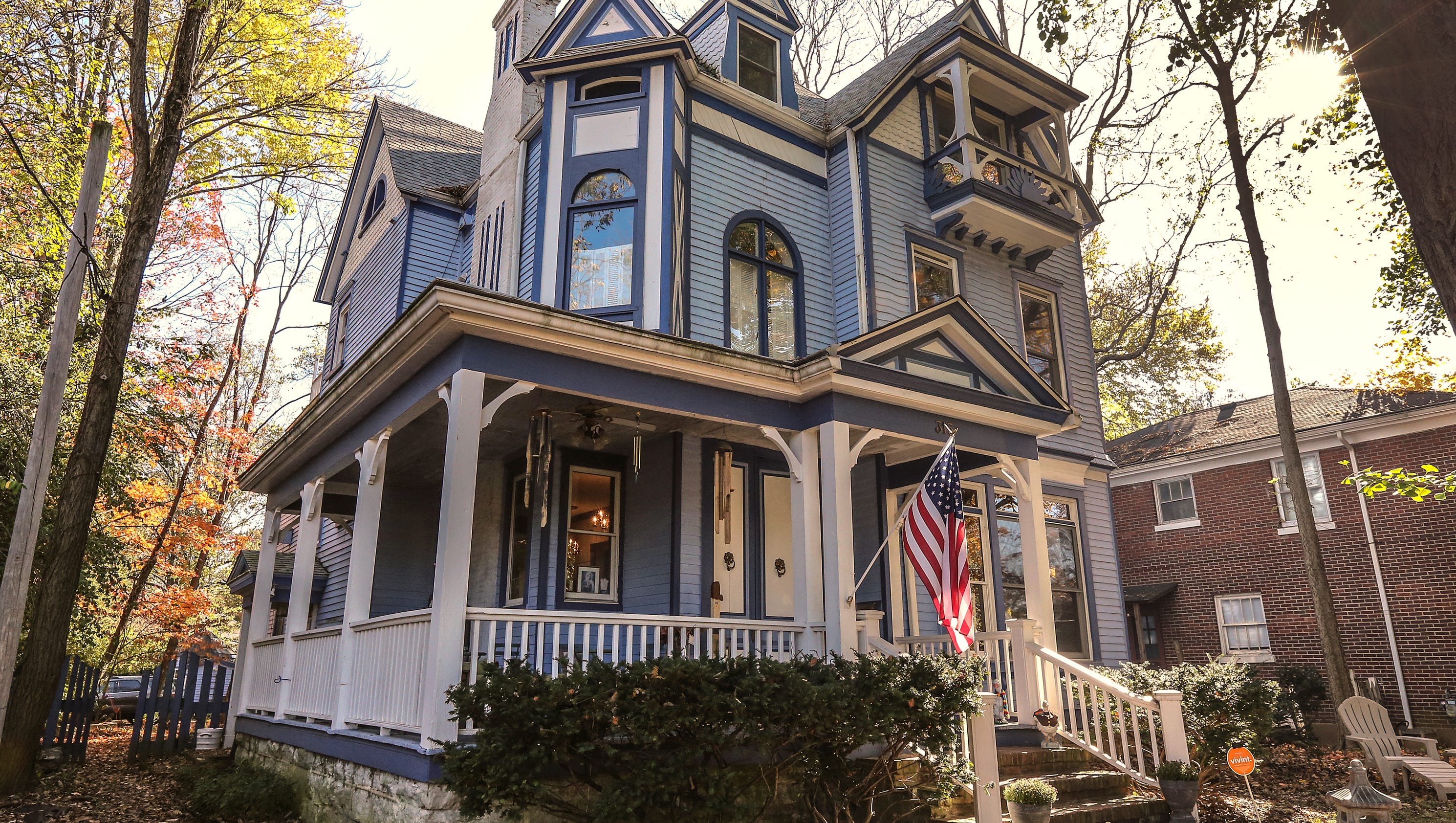 48 photos inside Civil Warera home in Crescent Hill