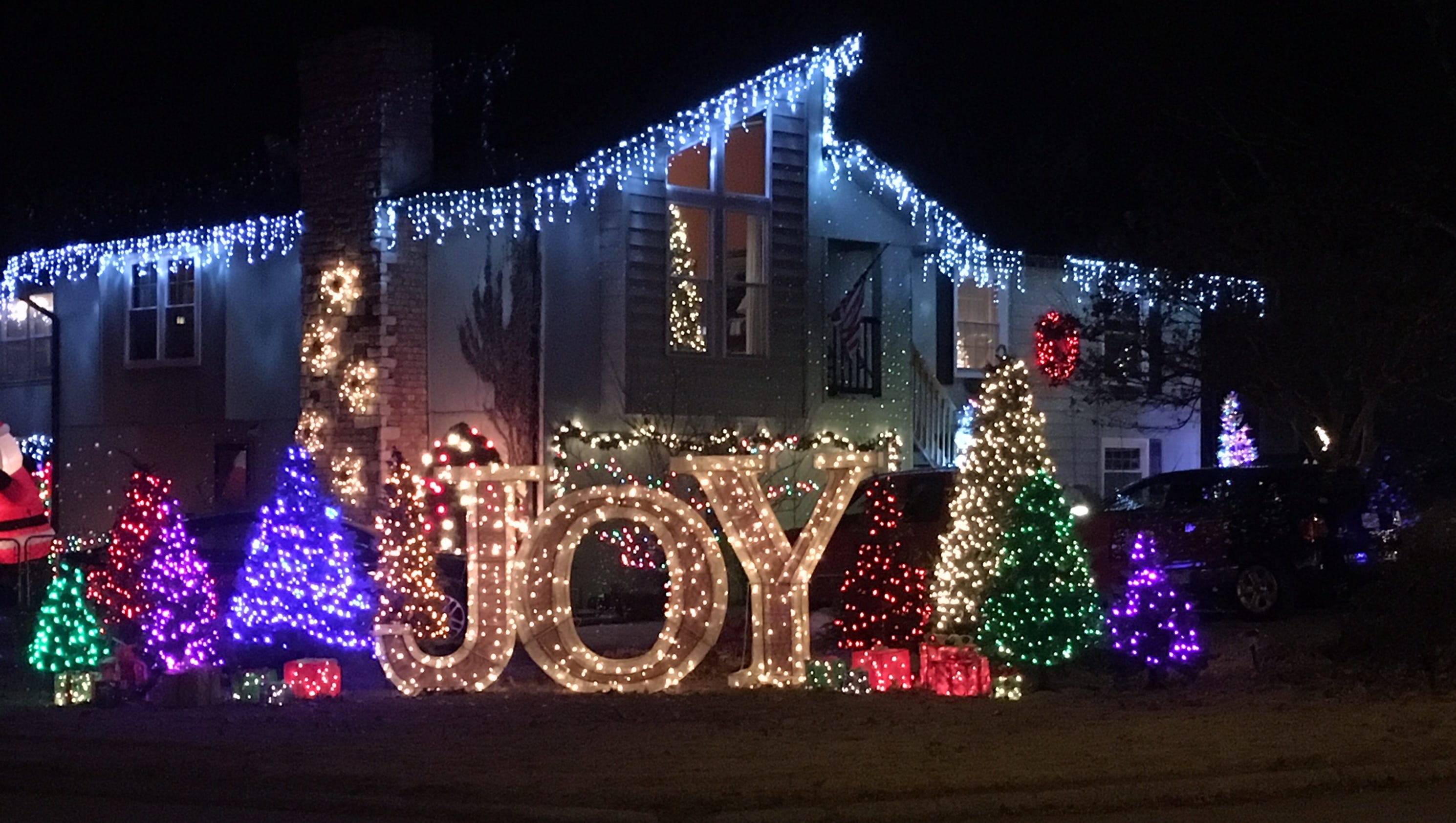 Where to find the best Christmas lights Displays 2017 around Springfield