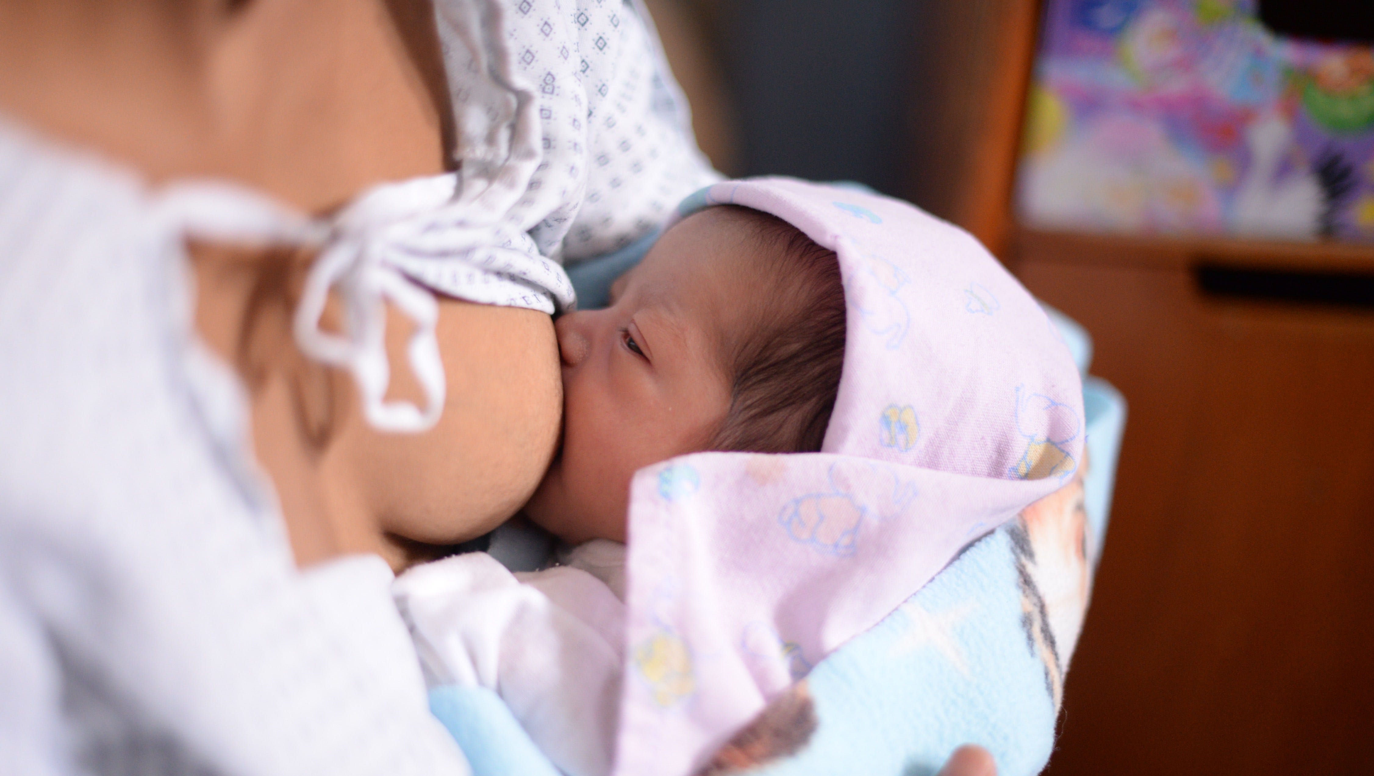Breastfeeding: Here's why American moms don't do it very long Breastfeeding: Here's why American moms don't do it very long