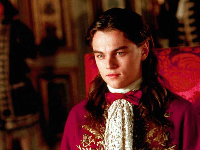 Seeing Double 10 Actors Who Played Identical Twins He wrote a book titled ''arthur spiderwick's field guide to the fantastical world around you. actors who played identical twins