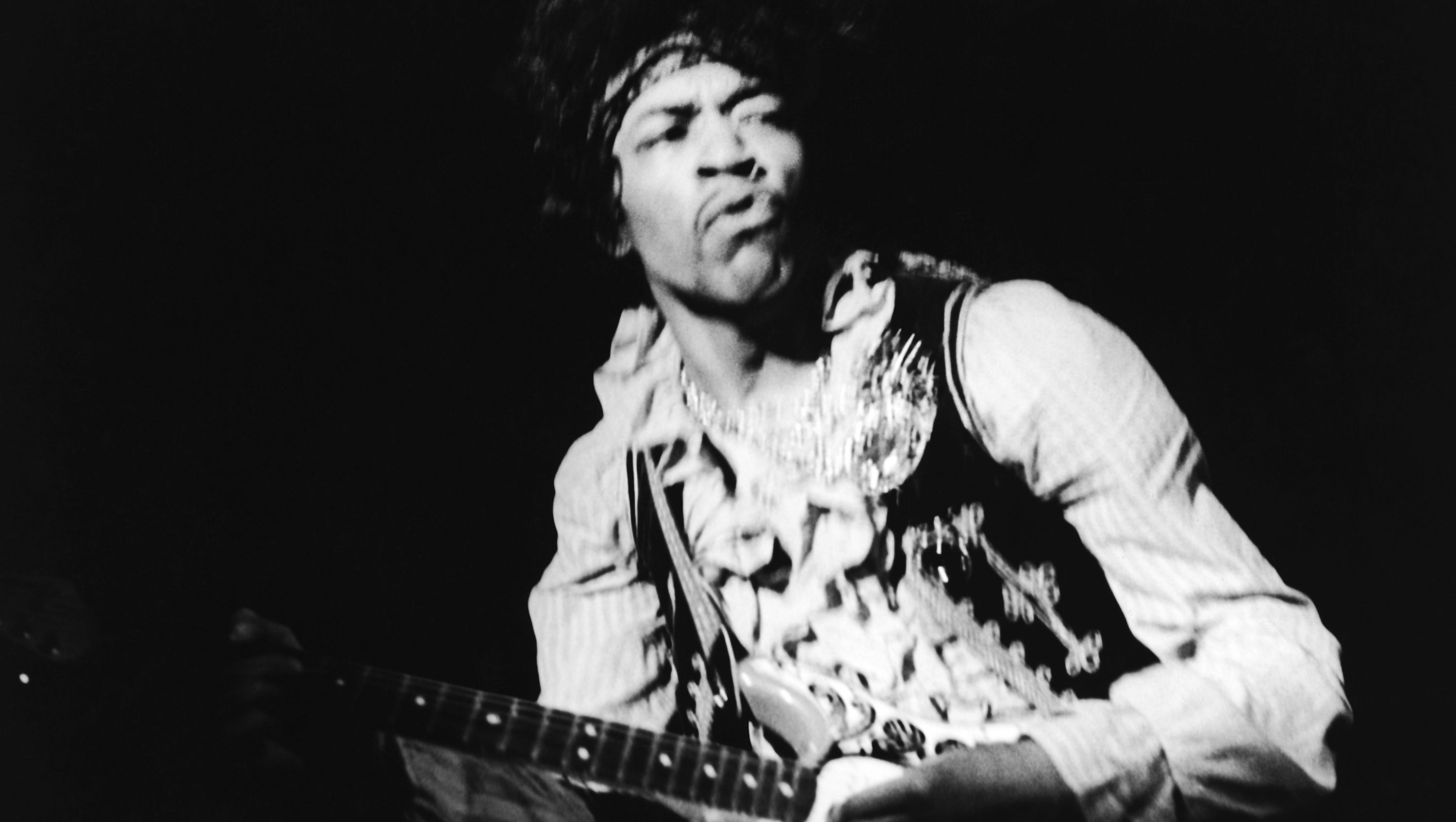 Hendrix video. Гитарист хендрикс. Jimi. Джимми хендрикс могила. Джимми хендрикс.