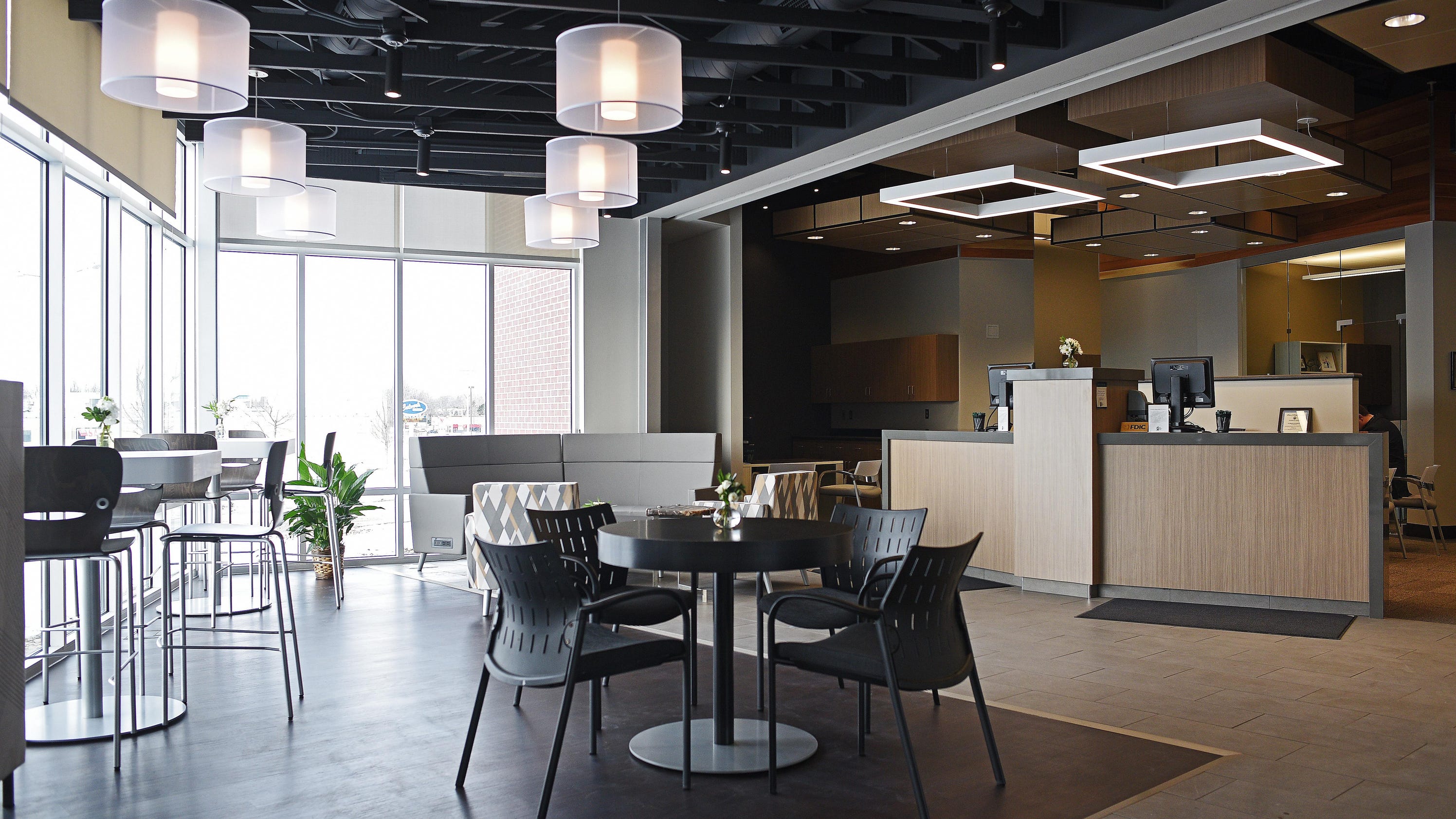 Bank, coffee shop to open hybrid building