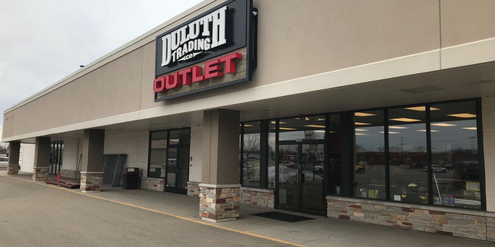 Duluth Trading Co Expanding Oshkosh Outlet Store Streetwise