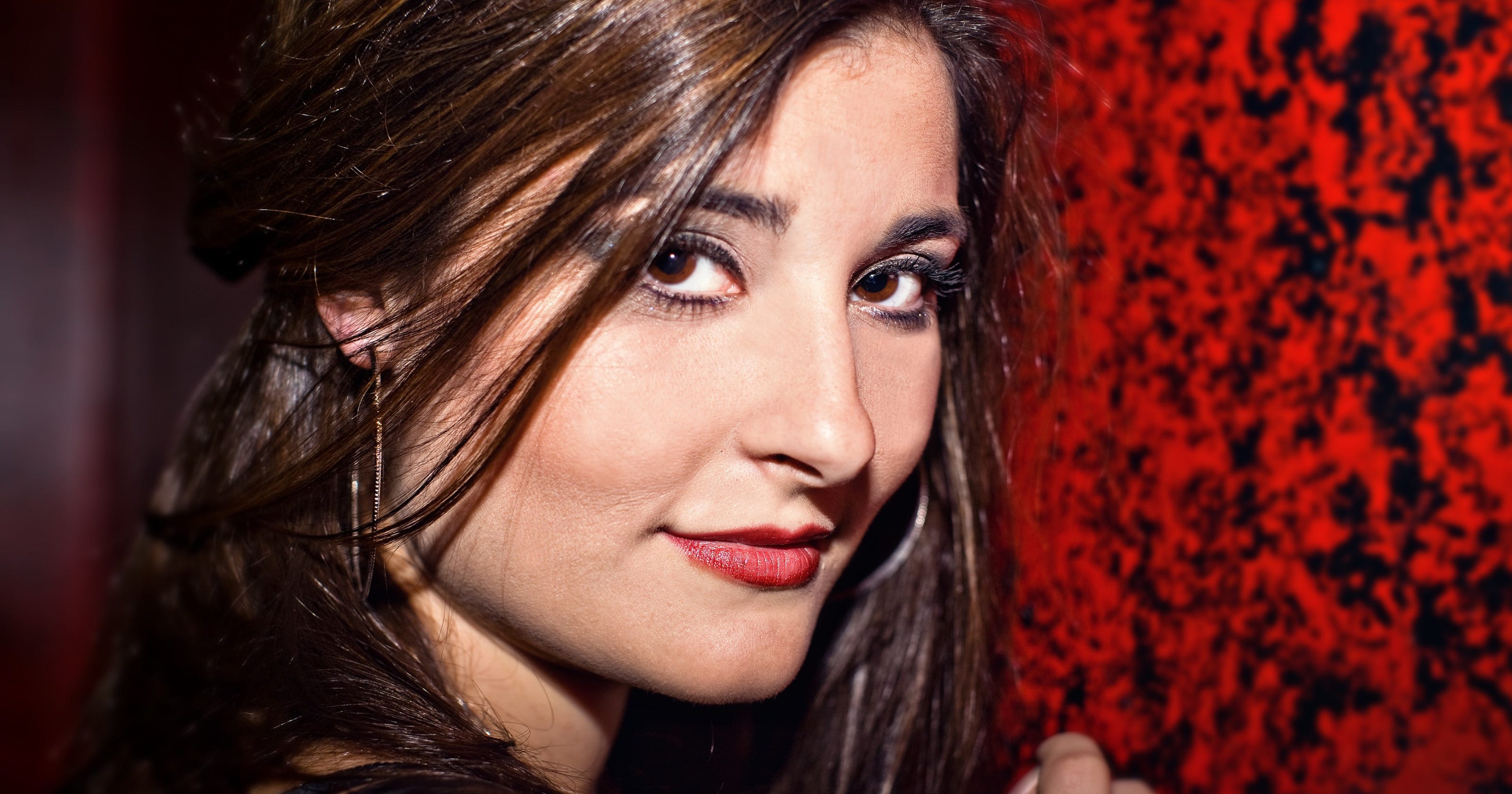 Singer Jenny Gill emerges from dad's 'Shadow'