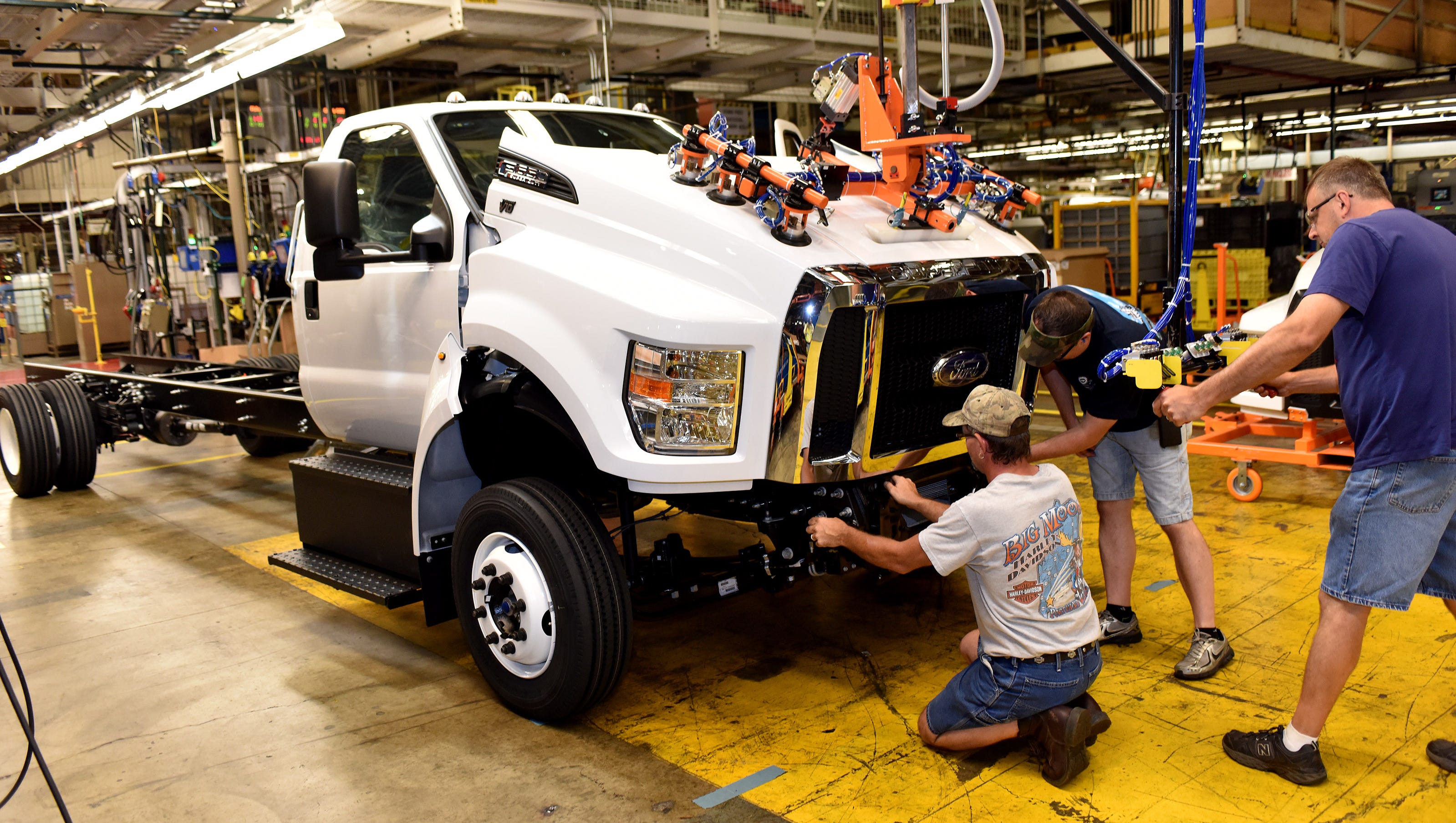 Ford Builds New Medium Duty Trucks In U S For 1st Time Ford Builds New Medium Duty Trucks In U S For 1st Time