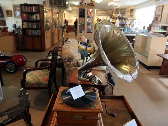 Ultimate Guide To Vintage Stores In The Palm Springs Area
