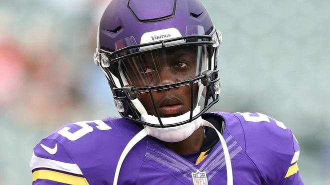 Teddy Bridgewater, the former Vikings quarterback, plans to sign with the Jets on Wednesday.