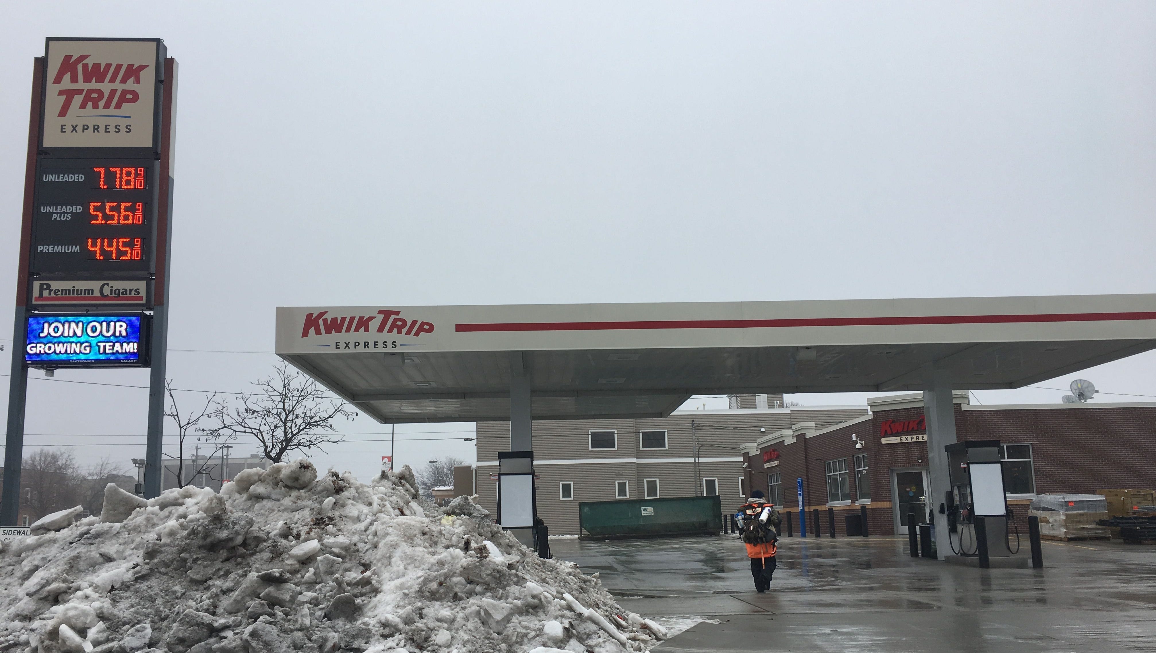 green bay kwik trip move to stay open 24 hours upsets neighbors green bay kwik trip move to stay open