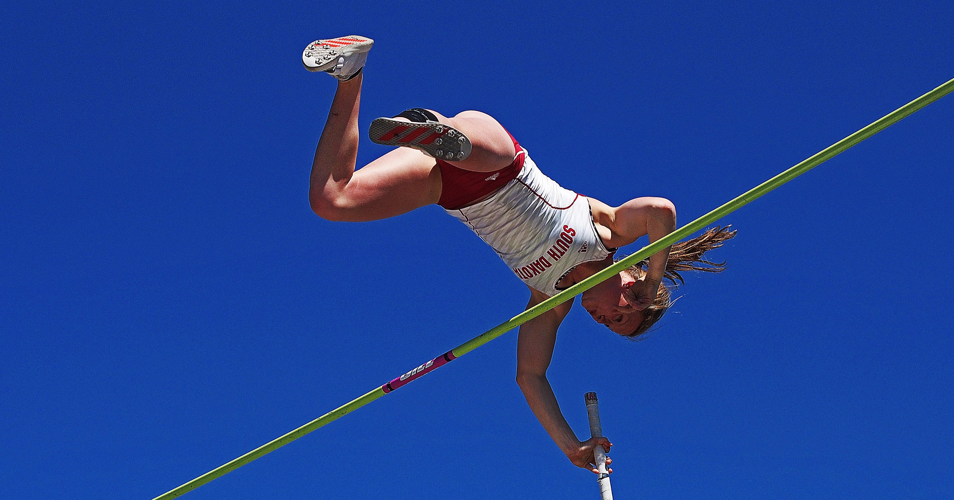 Grove sets stadium record in pole vault