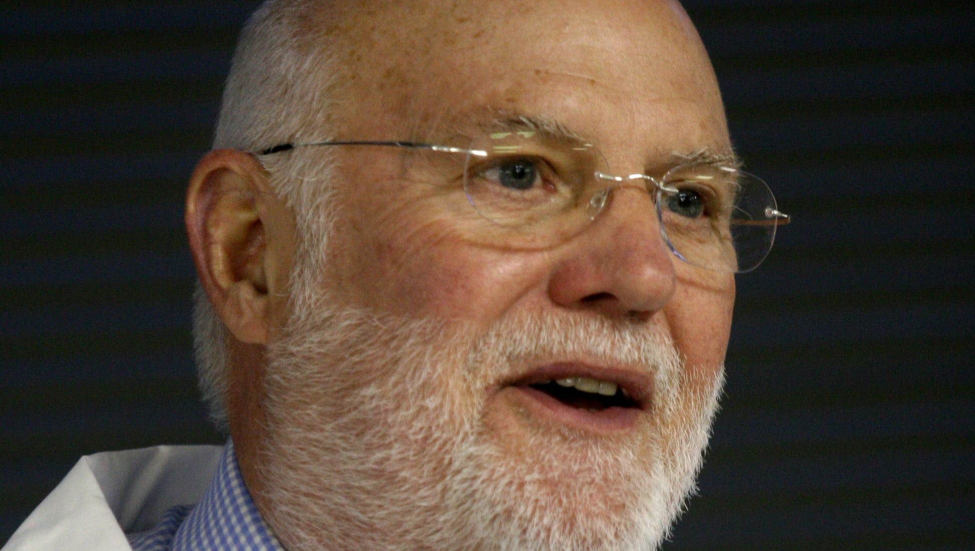 El Dr Donald Cline Esta En El Centro Del Documental De Netflix