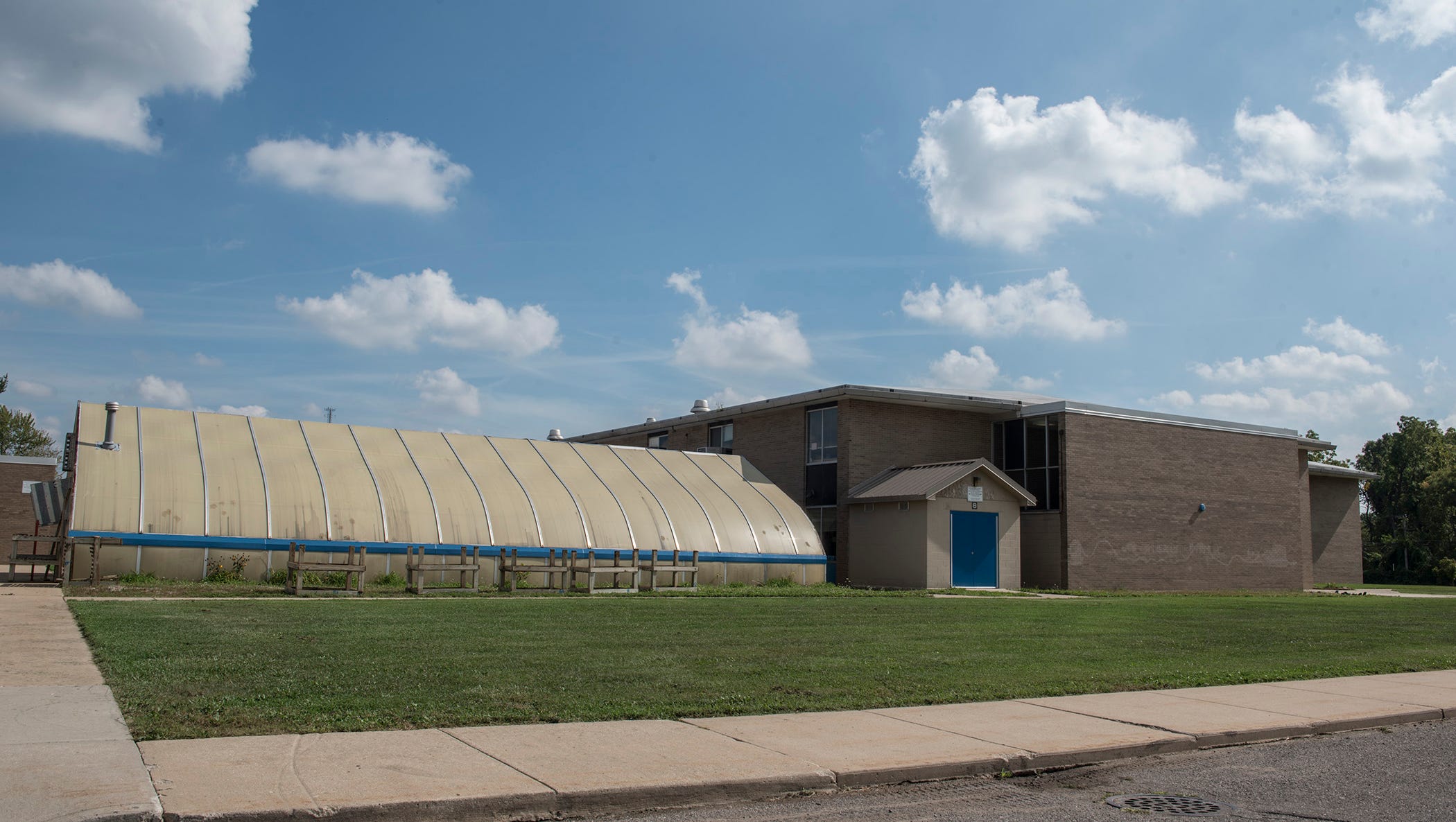 Livonia Schools to sell school sites to home builder