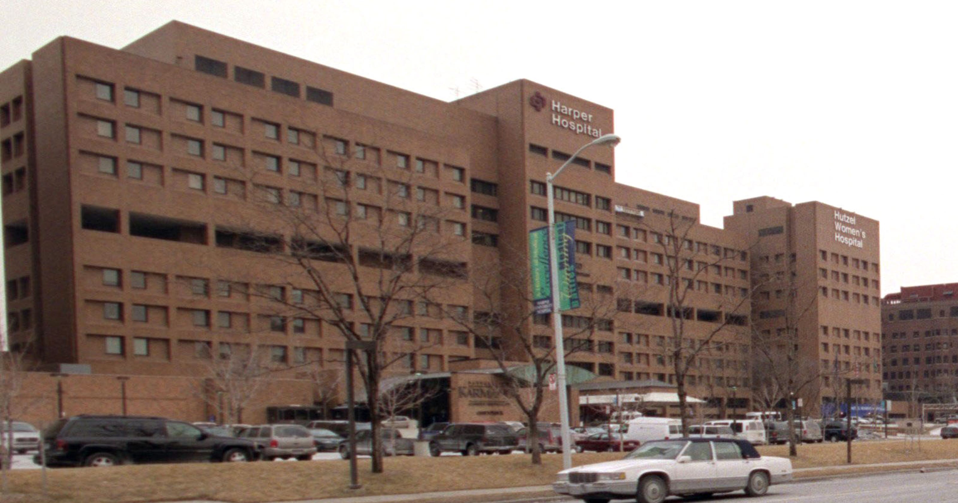 DMC #39 s Harper hospital cited for dirty kitchen bugs