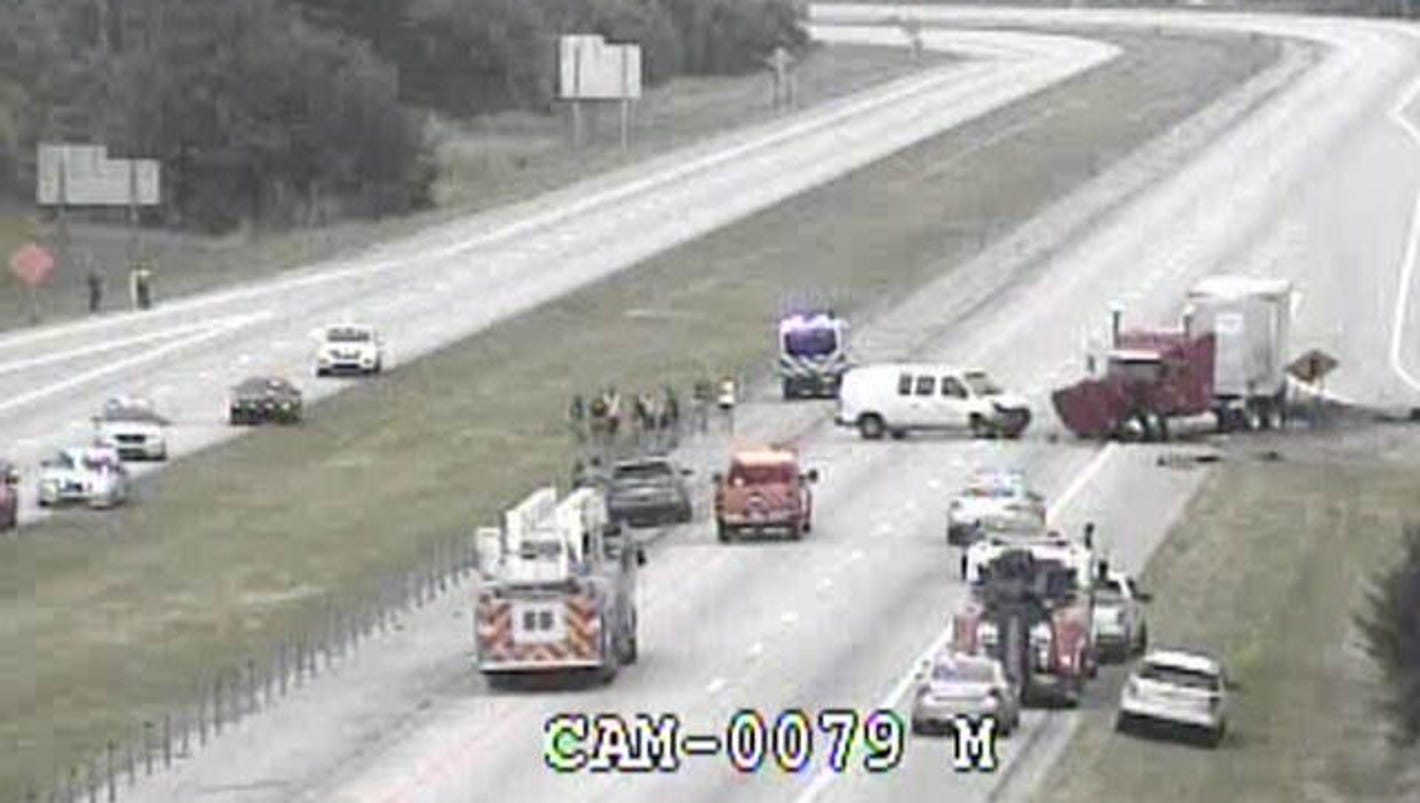 All I-265 lanes near Old Henry Road open after semi-truck crash
