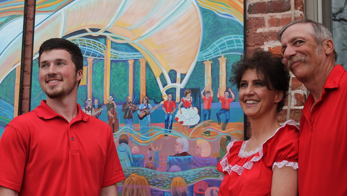 Shindig on the Green mural unveiling