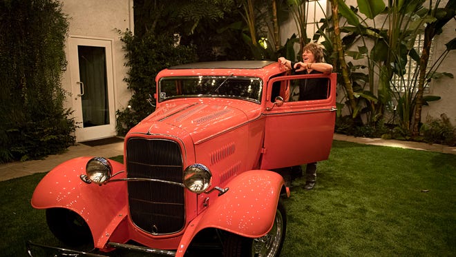 Guitarist Jeff Beck revisits an old flame, a hot rod Ford he rebuilt himself before selling to a Los Angeles area aficionado.