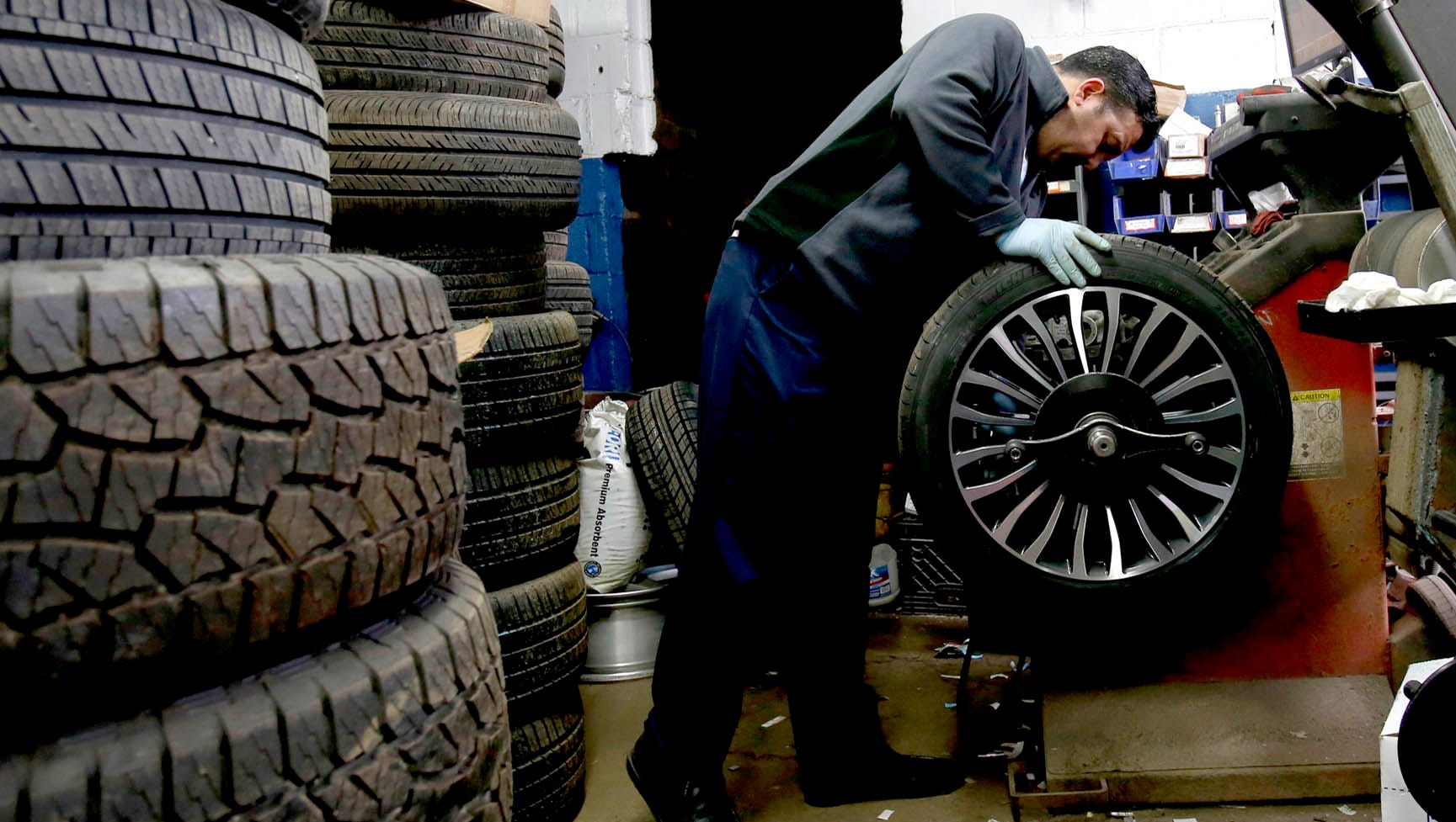 Pothole damage? Choosing the right tire and wheel can protect you