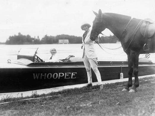 Chris-Craft common these selected images and advertisements