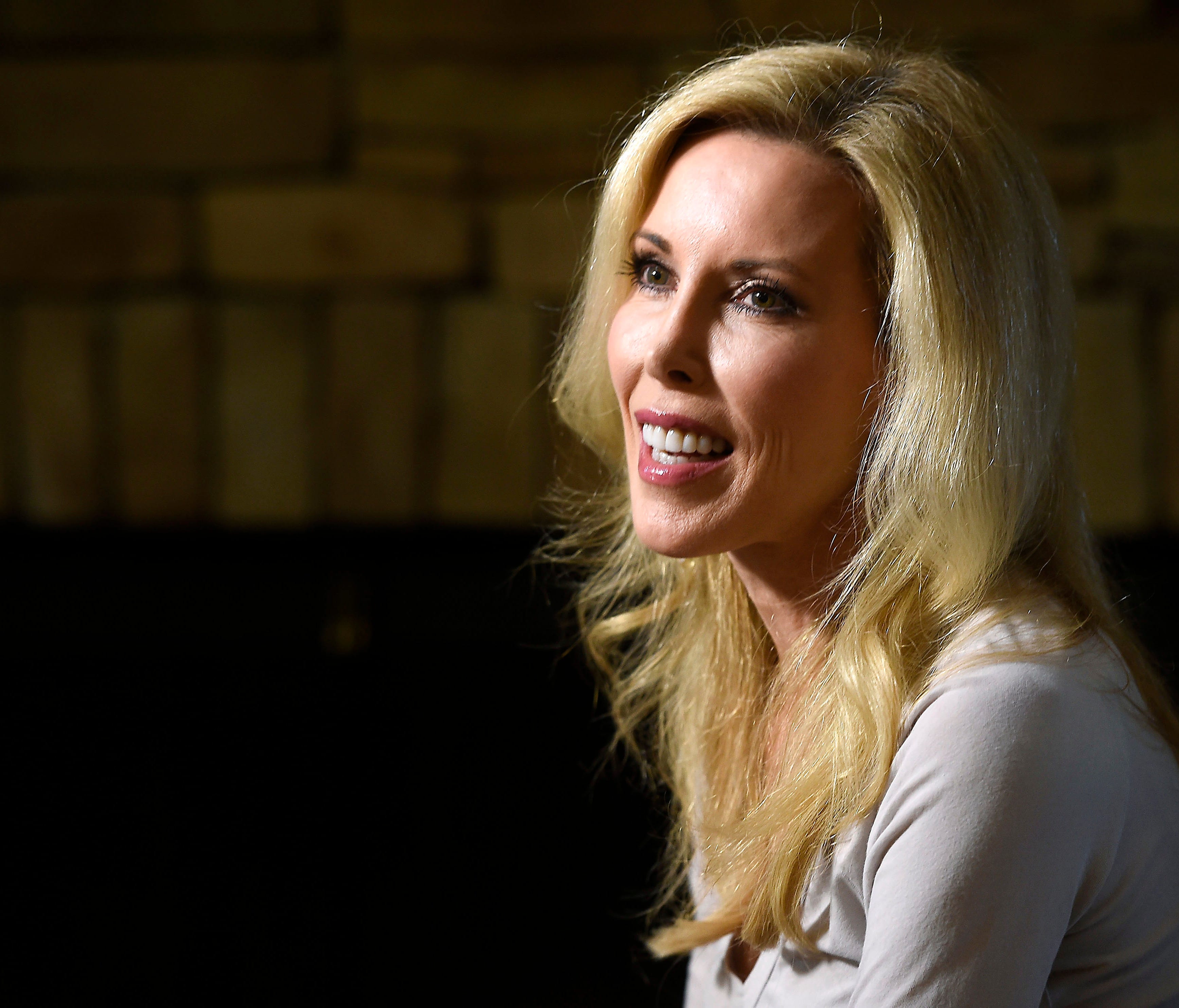 Country music legend Glen Campbell revealed that he has Alzheimer's nearly six years ago. Now, as he is in the final stages of the disease, his wife of 34 years, Kim, is crossing the country sharing the story of her experiences as a caregiver.