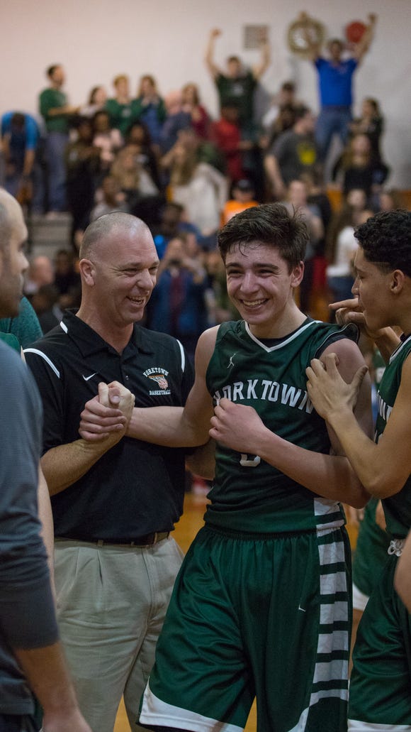 Boys Basketball Yorktown Bests Spring Valley In Quarterfinal Thriller