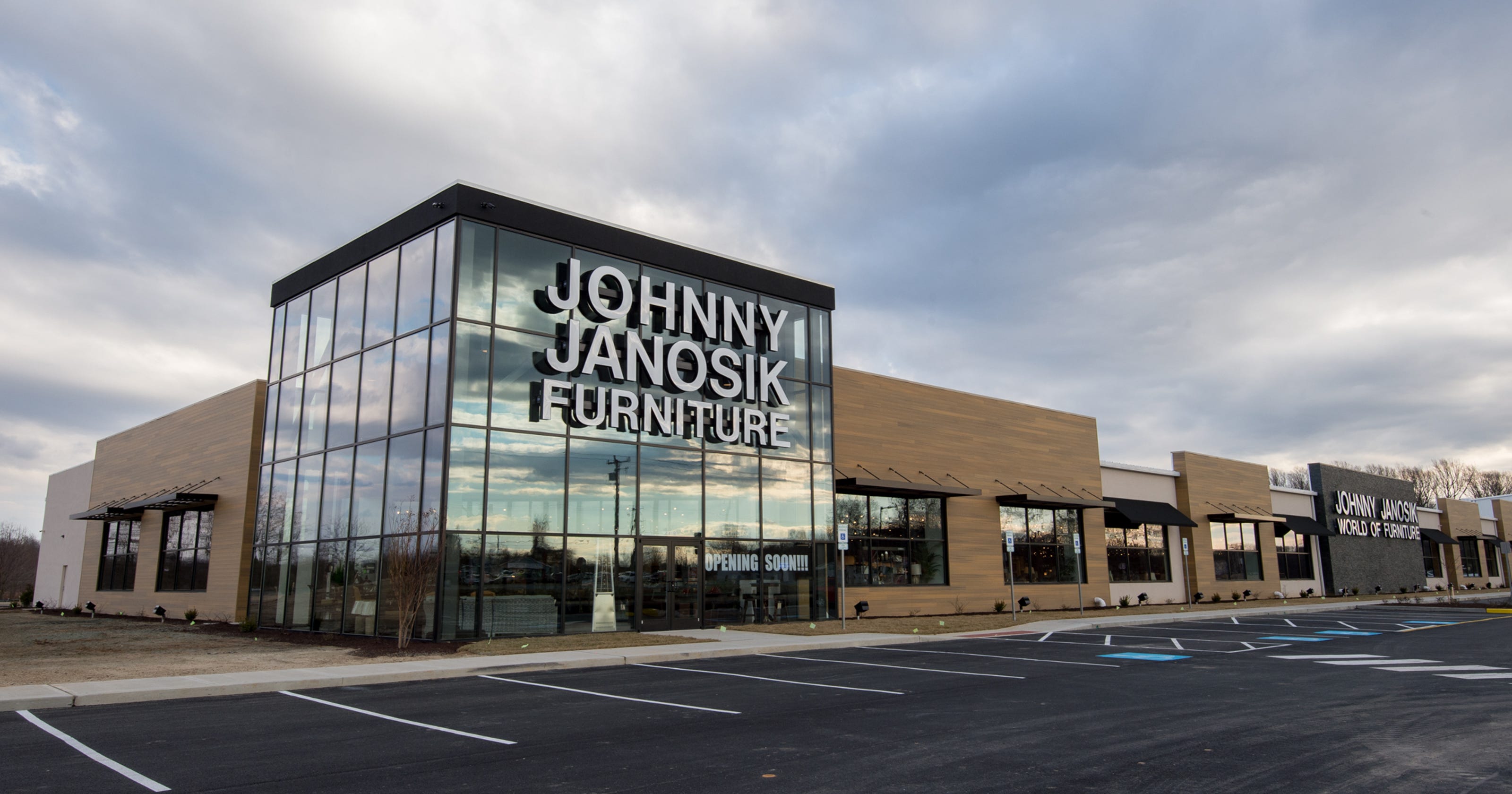 Delaware furniture store Johnny Janosik heads to New Castle County